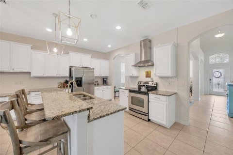 Casa en venta en Land O' Lakes, Florida, 5 dormitorios, 298.22 m2 № 1914409 - foto 10