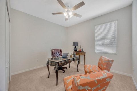 Casa en venta en Land O' Lakes, Florida, 5 dormitorios, 298.22 m2 № 1914409 - foto 22