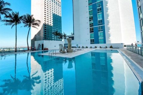 Copropriété à vendre à Miami, Floride: 2 chambres, 108.6 m2 № 2390387 - photo 23