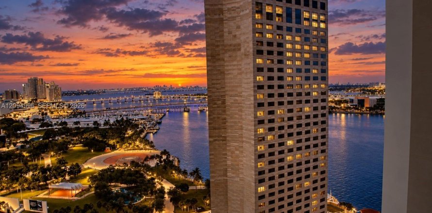 Condo à Miami, Floride, 2 chambres  № 2390387