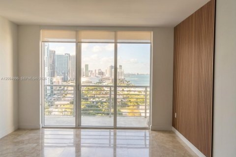 Copropriété à vendre à Miami, Floride: 2 chambres, 108.6 m2 № 2390387 - photo 2