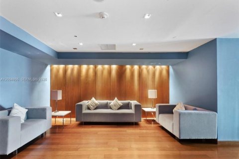 Copropriété à vendre à Miami, Floride: 2 chambres, 108.6 m2 № 2390387 - photo 30