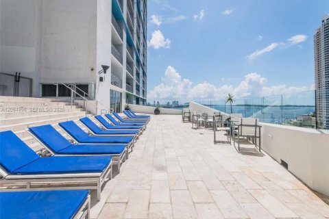 Copropriété à vendre à Miami, Floride: 2 chambres, 108.6 m2 № 2390387 - photo 24