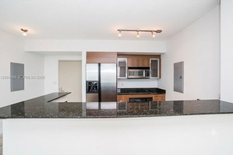 Copropriété à vendre à Miami, Floride: 2 chambres, 108.6 m2 № 2390387 - photo 10