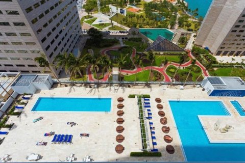 Copropriété à vendre à Miami, Floride: 2 chambres, 108.6 m2 № 2390387 - photo 25