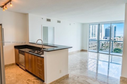 Copropriété à vendre à Miami, Floride: 2 chambres, 108.6 m2 № 2390387 - photo 9