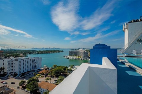 Condo in Miami Beach, Florida, 2 bedrooms  № 2042083 - photo 20