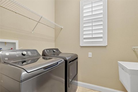 Casa en venta en Wesley Chapel, Florida, 4 dormitorios, 299.8 m2 № 1898611 - foto 17