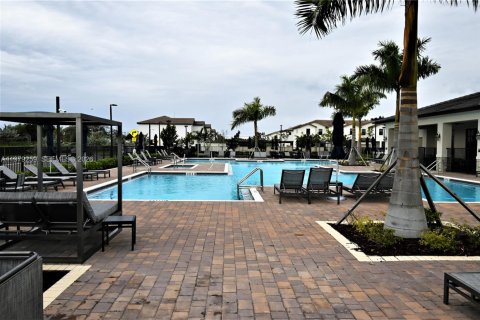 House in Homestead, Florida 3 bedrooms, 141.58 sq.m. № 2046019 - photo 8