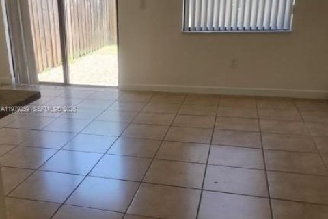 House in Homestead, Florida 3 bedrooms, 141.58 sq.m. № 2046019 - photo 3