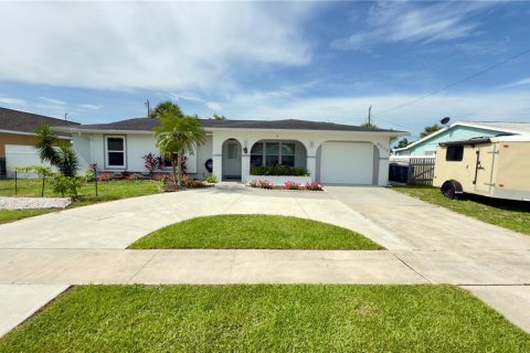 Casa en venta en North Port, Florida, 3 dormitorios, 158.49 m2 № 2122808 - foto 2
