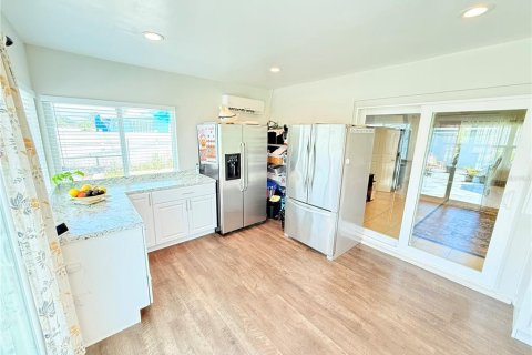 Casa en venta en North Port, Florida, 3 dormitorios, 158.49 m2 № 2122808 - foto 14