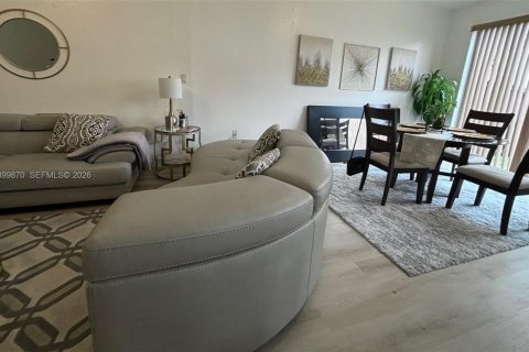 Снять в аренду таунхаус в Майами, Флорида 4 спальни, 166.57м2, № 2040746 - фото 21