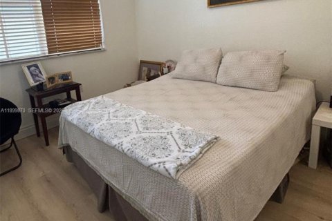 Снять в аренду таунхаус в Майами, Флорида 4 спальни, 166.57м2, № 2040746 - фото 27