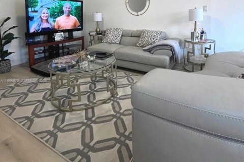 Снять в аренду таунхаус в Майами, Флорида 4 спальни, 166.57м2, № 2040746 - фото 19