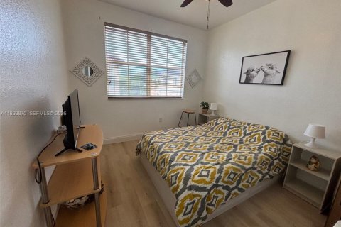 Снять в аренду таунхаус в Майами, Флорида 4 спальни, 166.57м2, № 2040746 - фото 30