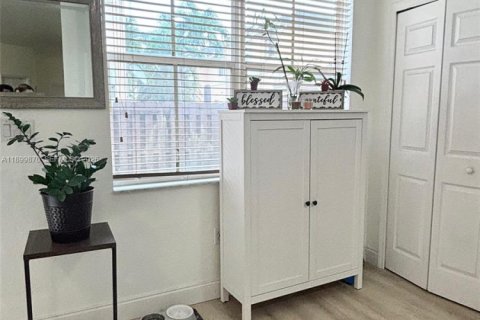 Снять в аренду таунхаус в Майами, Флорида 4 спальни, 166.57м2, № 2040746 - фото 16