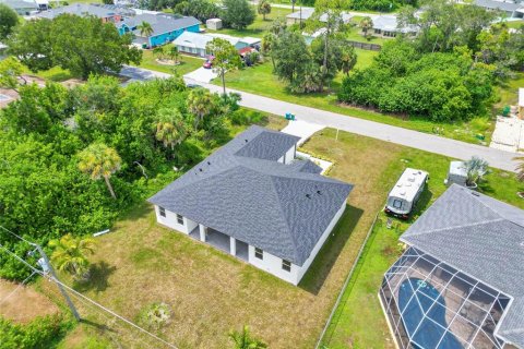Villa ou maison à vendre à Port Charlotte, Floride: 4 chambres, 186.08 m2 № 1878092 - photo 4