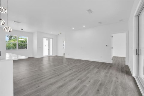 Villa ou maison à vendre à Port Charlotte, Floride: 4 chambres, 186.08 m2 № 1878092 - photo 9