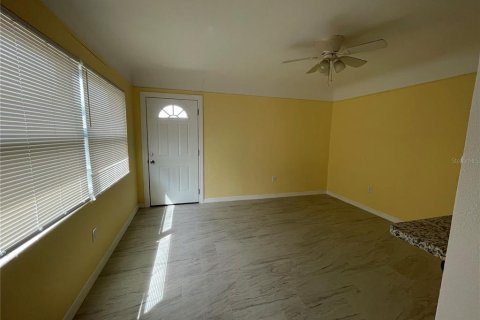 Villa ou maison à louer à Clearwater, Floride: 2 chambres, 63.82 m2 № 2413917 - photo 4