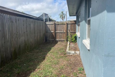 Villa ou maison à louer à Clearwater, Floride: 2 chambres, 63.82 m2 № 2413917 - photo 11