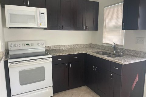 Villa ou maison à louer à Clearwater, Floride: 2 chambres, 63.82 m2 № 2413917 - photo 10