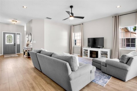 Villa ou maison à vendre à Bradenton, Floride: 3 chambres, 155.8 m2 № 2411500 - photo 5