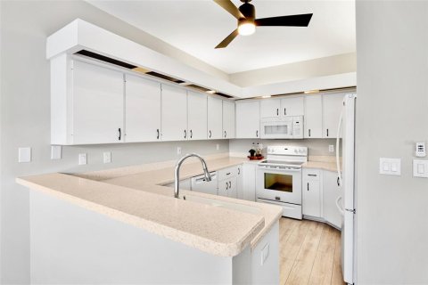 Villa ou maison à vendre à Bradenton, Floride: 3 chambres, 155.8 m2 № 2411500 - photo 8