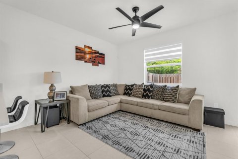 Adosado en venta en Homestead, Florida, 4 dormitorios, 169.08 m2 № 2189775 - foto 15