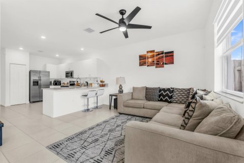 Adosado en venta en Homestead, Florida, 4 dormitorios, 169.08 m2 № 2189775 - foto 17