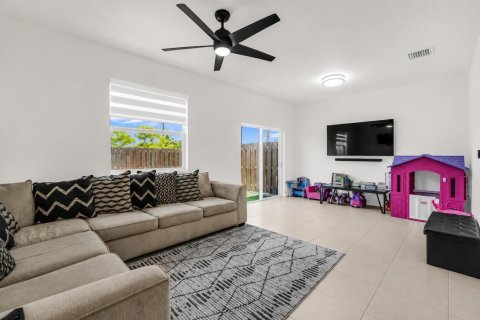 Adosado en venta en Homestead, Florida, 4 dormitorios, 169.08 m2 № 2189775 - foto 16