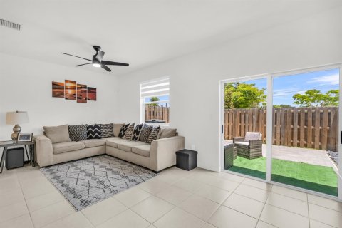 Adosado en venta en Homestead, Florida, 4 dormitorios, 169.08 m2 № 2189775 - foto 18