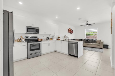 Adosado en venta en Homestead, Florida, 4 dormitorios, 169.08 m2 № 2189775 - foto 14