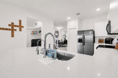 Adosado en venta en Homestead, Florida, 4 dormitorios, 169.08 m2 № 2189775 - foto 10