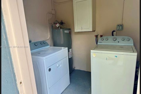 House in Miramar, Florida 3 bedrooms № 2044509 - photo 17