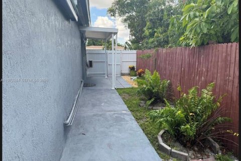 House in Miramar, Florida 3 bedrooms № 2044509 - photo 18