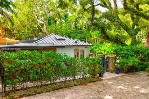 Casa en Miami, Florida 3 dormitorios, 220.27 m2 № 2357696