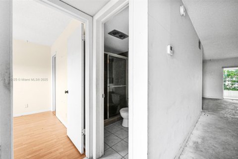 Condo in Deerfield Beach, Florida, 2 bedrooms  № 1930574 - photo 13