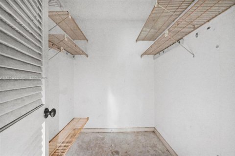 Condo in Deerfield Beach, Florida, 2 bedrooms  № 1930574 - photo 28