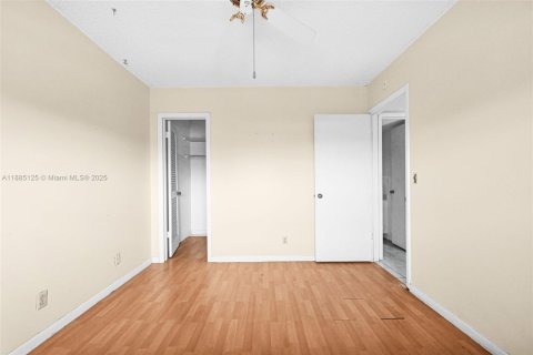 Condo in Deerfield Beach, Florida, 2 bedrooms  № 1930574 - photo 17