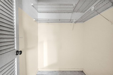 Condo in Deerfield Beach, Florida, 2 bedrooms  № 1930574 - photo 18