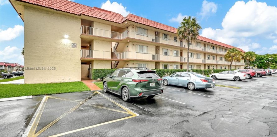 Condo in Deerfield Beach, Florida, 2 bedrooms  № 1930574
