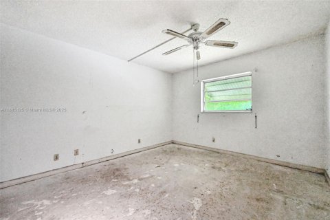 Condo in Deerfield Beach, Florida, 2 bedrooms  № 1930574 - photo 25