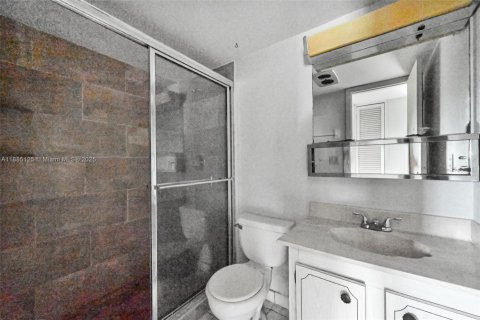 Condo in Deerfield Beach, Florida, 2 bedrooms  № 1930574 - photo 14