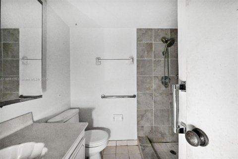 Condo in Deerfield Beach, Florida, 2 bedrooms  № 1930574 - photo 29