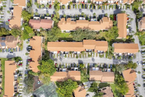 Adosado en venta en Plantation, Florida, 3 dormitorios, 157 m2 № 981996 - foto 1