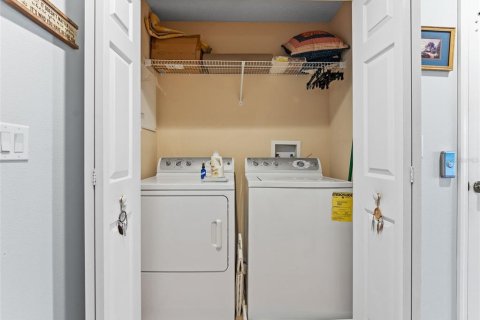 Townhouse in New Port Richey, Florida 3 bedrooms, 158.86 sq.m. № 1883755 - photo 28