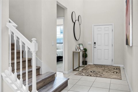 House in Davenport, Florida 8 bedrooms, 374.95 sq.m. № 1908996 - photo 5