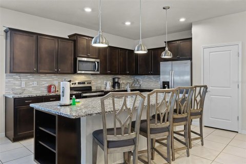 House in Davenport, Florida 8 bedrooms, 374.95 sq.m. № 1908996 - photo 11