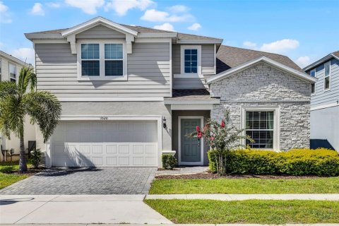 House in Davenport, Florida 8 bedrooms, 374.95 sq.m. № 1908996 - photo 1